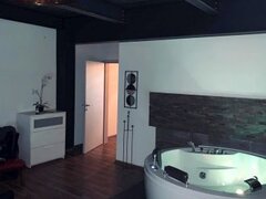 Studio exclusivist de lux cauta fete dragute